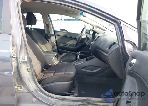 2016 Kia Forte Lx z USA, uszkodzony, nr VIN KNAFK4A60G5578060